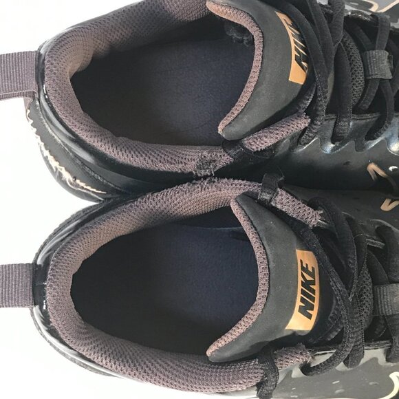 NIKE Fast Flex Black Gold Running Workout Athletic Shoes Cleats - Picture 8 of 15